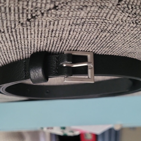 Skinny Black Belt With Silver Buckle - Picture 4 of 4